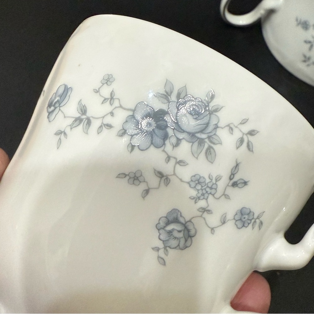 Set of 4 Vintage JOHANN HAVILAND Bavaria Germany Blue Garland Roses Tea Cups - Picture 5 of 10